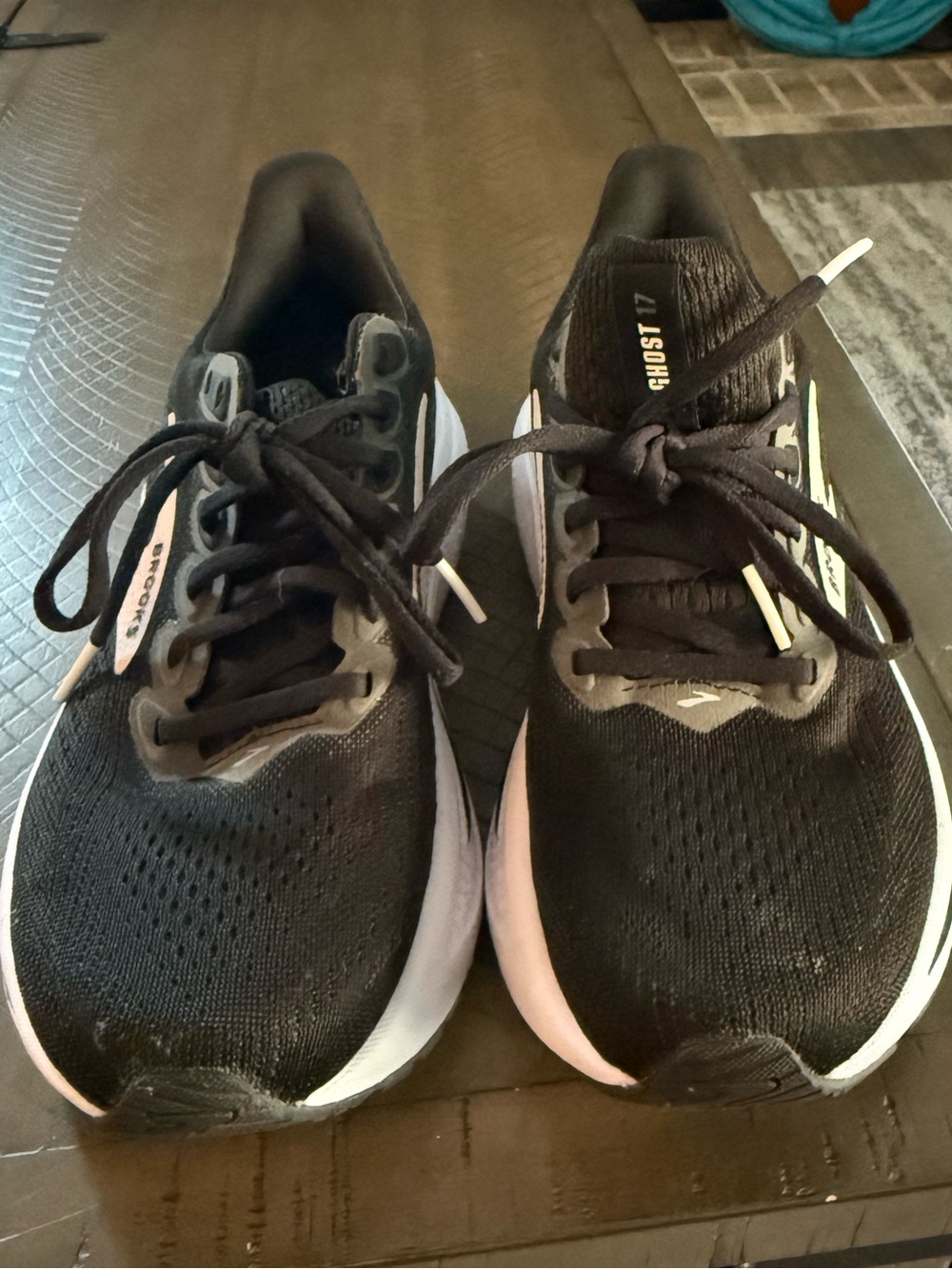 Brooks Ghost 17 Women's Running Shoes in Black and White
